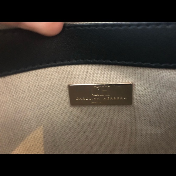 Luxurious and trendy Carolina Herrera handbag - Picture 3 of 6